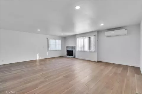 Living - 625 Orizaba, Long Beach, CA 90814 photo 7 of 10