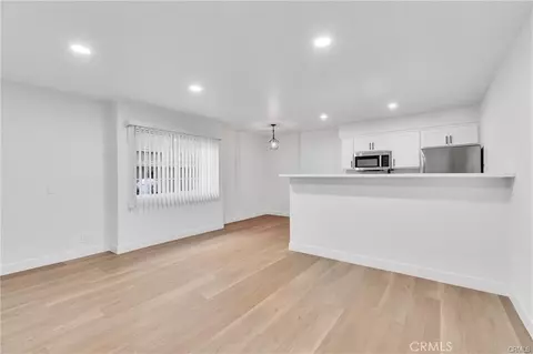 Living - 625 Orizaba, Long Beach, CA 90814 photo 9 of 10
