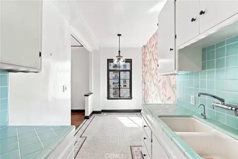 Kitchen - 800 E Ocean #905, Long Beach, CA 90802 photo 3 of 3