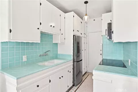 Kitchen - 800 E Ocean #905, Long Beach, CA 90802 photo 1 of 3