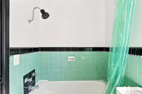Bath - 800 E Ocean #905, Long Beach, CA 90802 photo 2 of 2