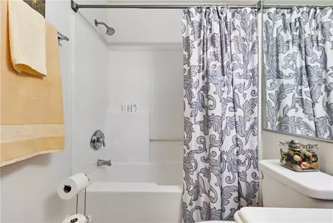 Bath - 6650 Pine Blf, Whittier, CA 90601 photo 2 of 7