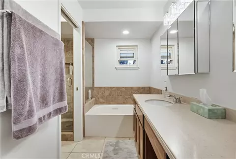 Bath - 6650 Pine Blf, Whittier, CA 90601 photo 3 of 7