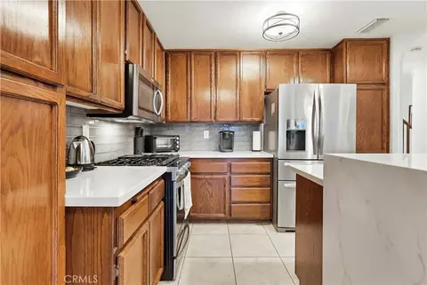 Kitchen - 6650 Pine Blf, Whittier, CA 90601 photo 3 of 4