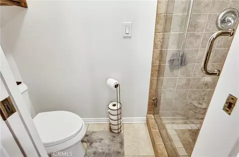 Bath - 6650 Pine Blf, Whittier, CA 90601 photo 6 of 7