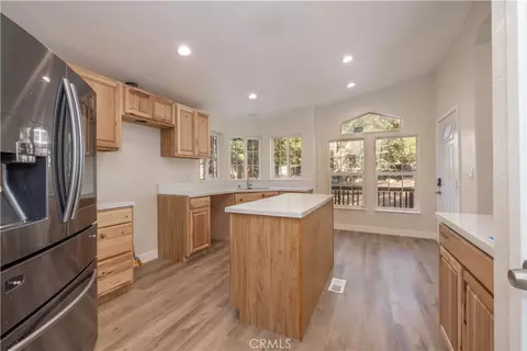 1106 Comanche, Fawnskin, CA 92333 photo 3