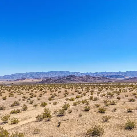 55 Mile Square Rd, Joshua Tree, CA 92252