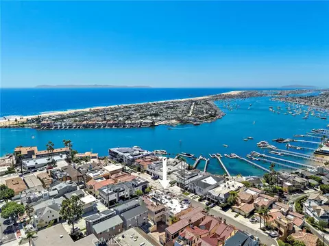 302 Carnation Ave, Corona Del Mar, CA 92625