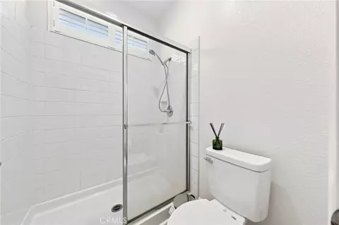 Bath - 1848 Autumn Pl, Simi Valley, CA 93065 photo 2 of 6