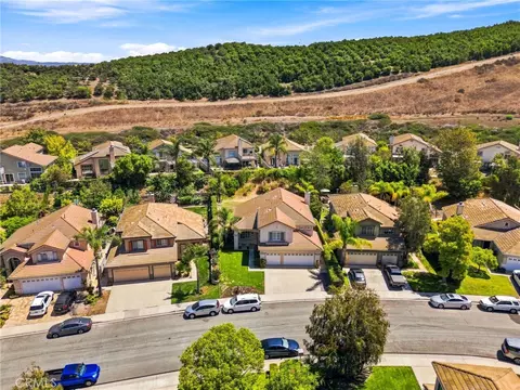 View/Area - 1848 Autumn Pl, Simi Valley, CA 93065 photo 1 of 7