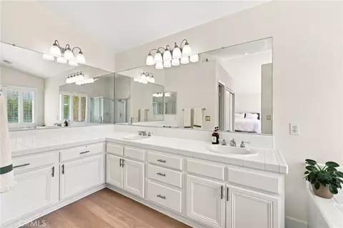 Bath - 1848 Autumn Pl, Simi Valley, CA 93065 photo 3 of 6