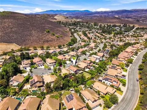 View/Area - 1848 Autumn Pl, Simi Valley, CA 93065 photo 6 of 7