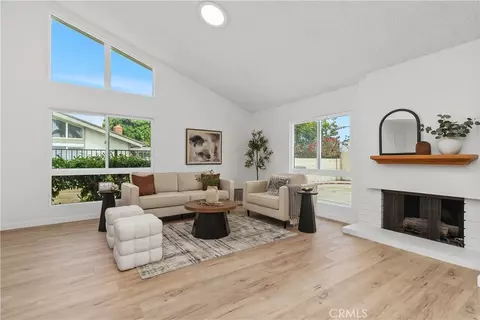 Living - 5171 Blackpool Rd, Westminster, CA 92683 photo 6 of 9