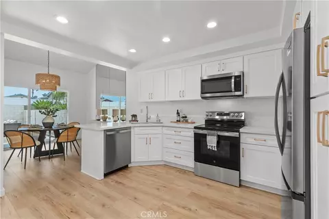 Kitchen - 5171 Blackpool Rd, Westminster, CA 92683 photo 2 of 5