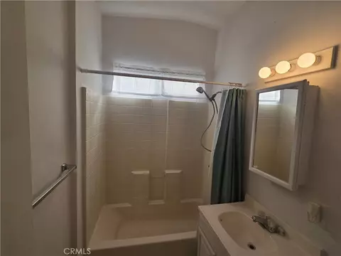 Bath - 7550 Peters St, Riverside, CA 92504 photo 1 of 4