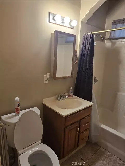 Bath - 7550 Peters St, Riverside, CA 92504 photo 4 of 4