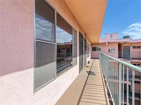 Entry Way - 335 Cedar Ave #412, Long Beach, CA 90802 photo 1 of 1
