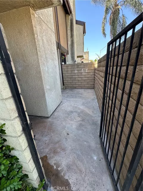 2674 Clarendon B Ave, Huntington Park, CA 90255