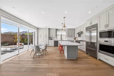 Kitchen - 142 Sabbia, Irvine, CA 92602 photo 3 of 5