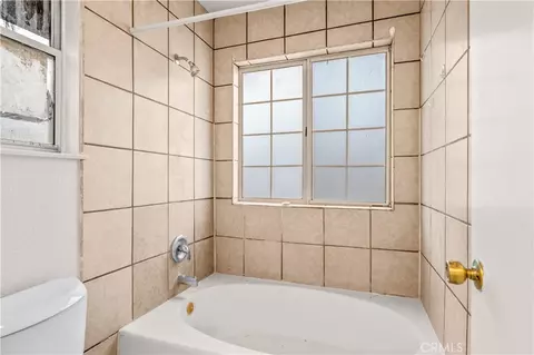 Bath - 2101 Forry, Lancaster, CA 93536 photo 2 of 4