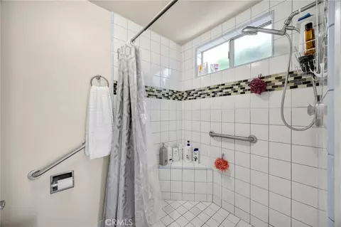 Bath - 1348 Orleans Dr, Placentia, CA 92870 photo 3 of 4