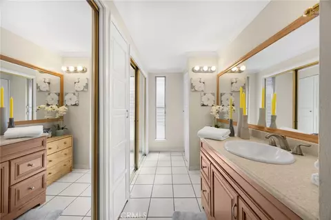 Bath - 1348 Orleans Dr, Placentia, CA 92870 photo 2 of 4