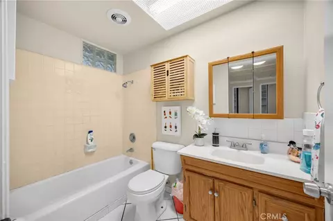 Bath - 1348 Orleans Dr, Placentia, CA 92870 photo 4 of 4