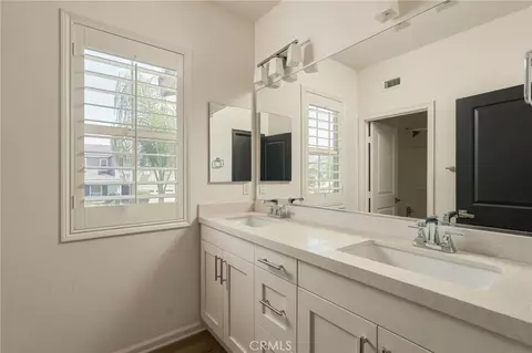 Bath - 11525 Sparrow, Corona, CA 92883 photo 2 of 5