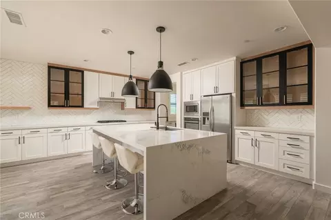 Kitchen - 11525 Sparrow, Corona, CA 92883 photo 5 of 9