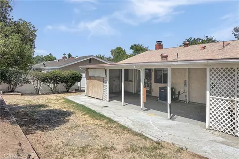 Exterior - 6972 Manhattan Dr, Riverside, CA 92506 photo 6 of 6