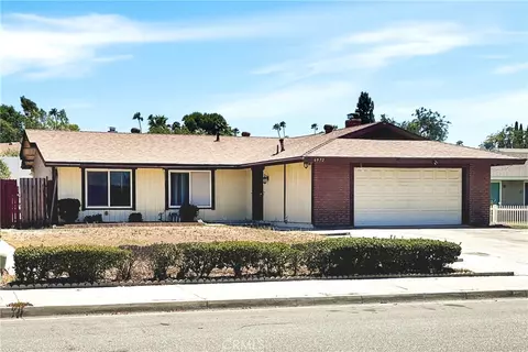 Exterior - 6972 Manhattan Dr, Riverside, CA 92506 photo 2 of 6