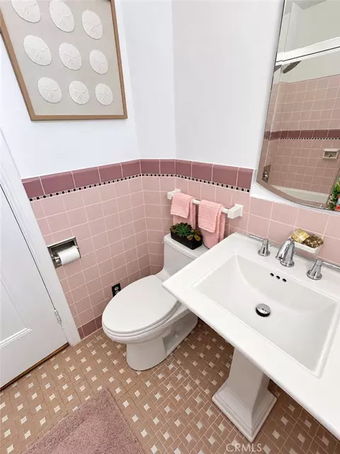 Bath - 800 E Ocean #1203, Long Beach, CA 90802 photo 3 of 3