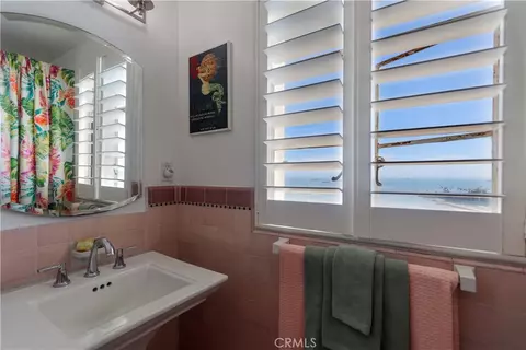 Bath - 800 E Ocean #1203, Long Beach, CA 90802 photo 1 of 3