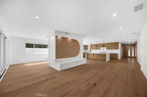Living - 4656 Greenbush, Sherman Oaks, CA 91423 photo 4 of 6