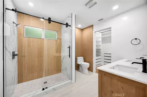Bath - 4656 Greenbush, Sherman Oaks, CA 91423 photo 4 of 4