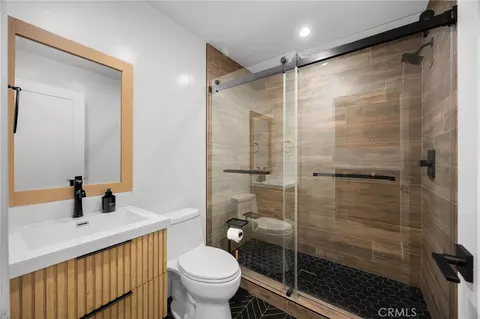 Bath - 4656 Greenbush, Sherman Oaks, CA 91423 photo 1 of 4
