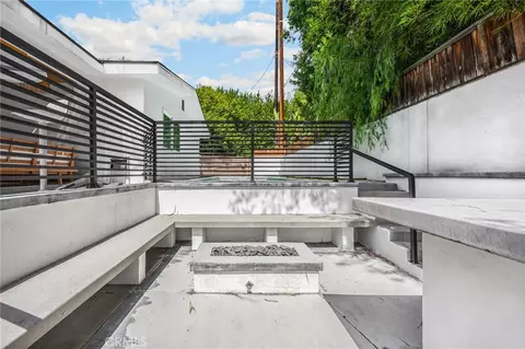 Exterior - 4656 Greenbush, Sherman Oaks, CA 91423 photo 4 of 9