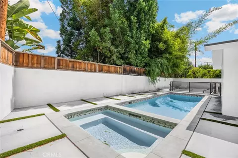 Exterior - 4656 Greenbush, Sherman Oaks, CA 91423 photo 7 of 9