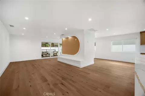 Living - 4656 Greenbush, Sherman Oaks, CA 91423 photo 3 of 6