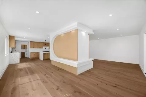 Living - 4656 Greenbush, Sherman Oaks, CA 91423 photo 6 of 6