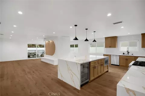Living - 4656 Greenbush, Sherman Oaks, CA 91423 photo 1 of 6