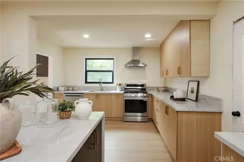 2409 N Hesperian St, Santa Ana, CA 92706