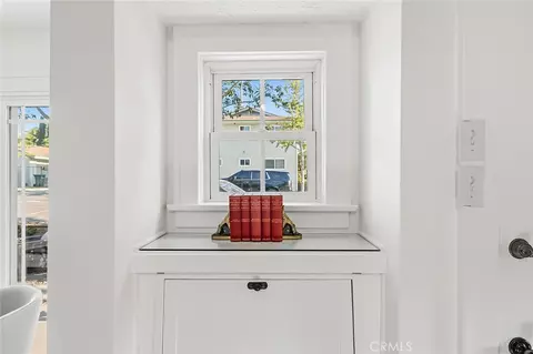 Entry Way - 5001 E 14th St, Long Beach, CA 90804 photo 2 of 3