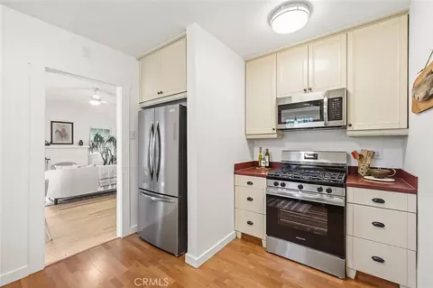 Kitchen - 5001 E 14th St, Long Beach, CA 90804 photo 1 of 2