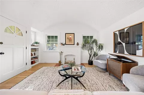 Living - 5001 E 14th St, Long Beach, CA 90804 photo 4 of 4