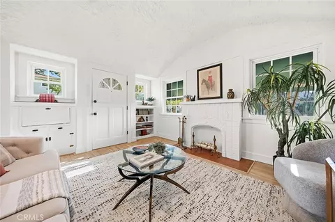 Living - 5001 E 14th St, Long Beach, CA 90804 photo 2 of 4