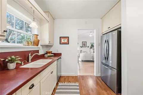 Kitchen - 5001 E 14th St, Long Beach, CA 90804 photo 2 of 2