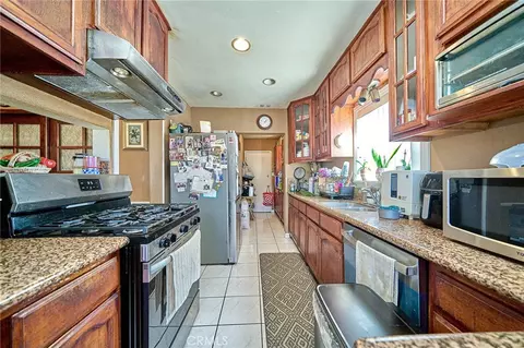 Kitchen - 1390 W 33rd St, Long Beach, CA 90810 photo 1 of 4