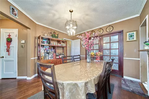 Dining - 1390 W 33rd St, Long Beach, CA 90810 photo 2 of 3