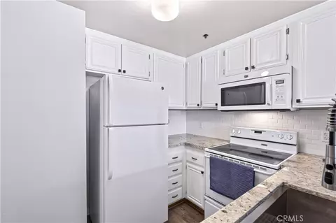 Kitchen - 730 W 4th St #308, Long Beach, CA 90802 photo 1 of 4